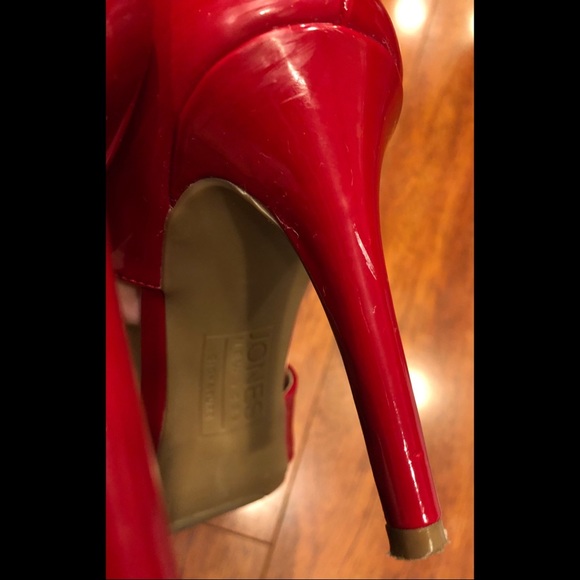 Jones New York Glossy Red Heels - Picture 6 of 9